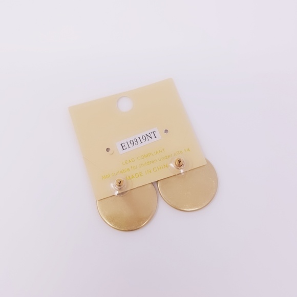 Genuine Leather Stud Earrings - Picture 6 of 7